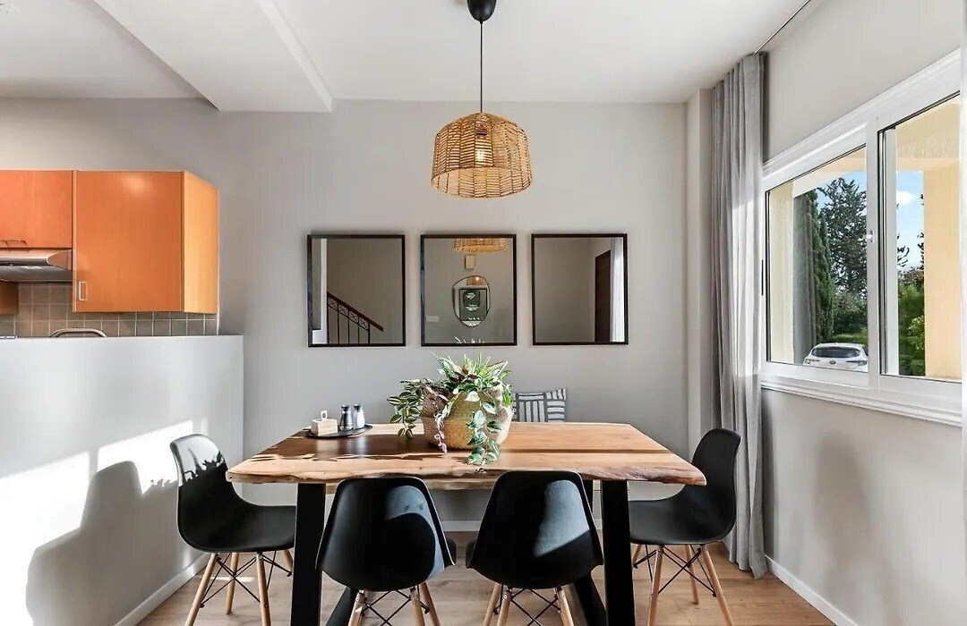 Панорама Phaedrus Living: Modern Heights Luxury Townhouse 4*